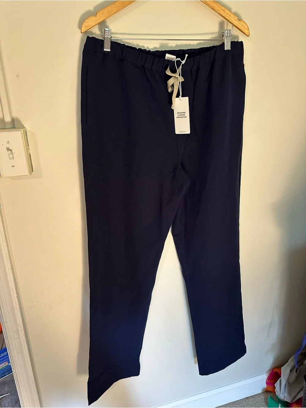 NWT Figs Men’s Pisco scrub pants navy large